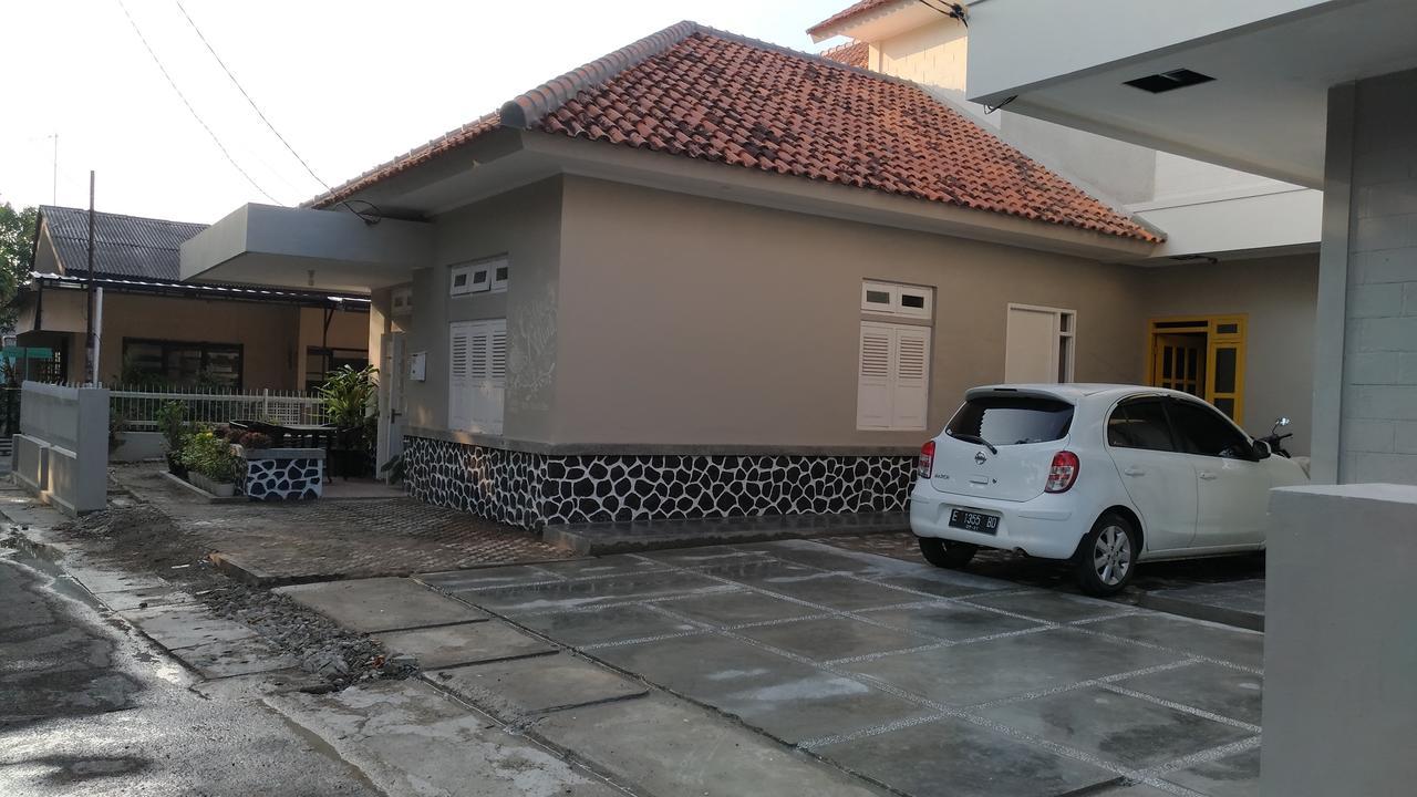 מלון צ'ירבון Roemah Kesambi מראה חיצוני תמונה